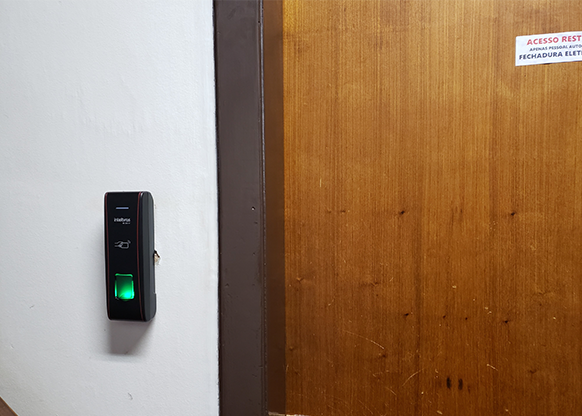 Controle de acesso biométrico